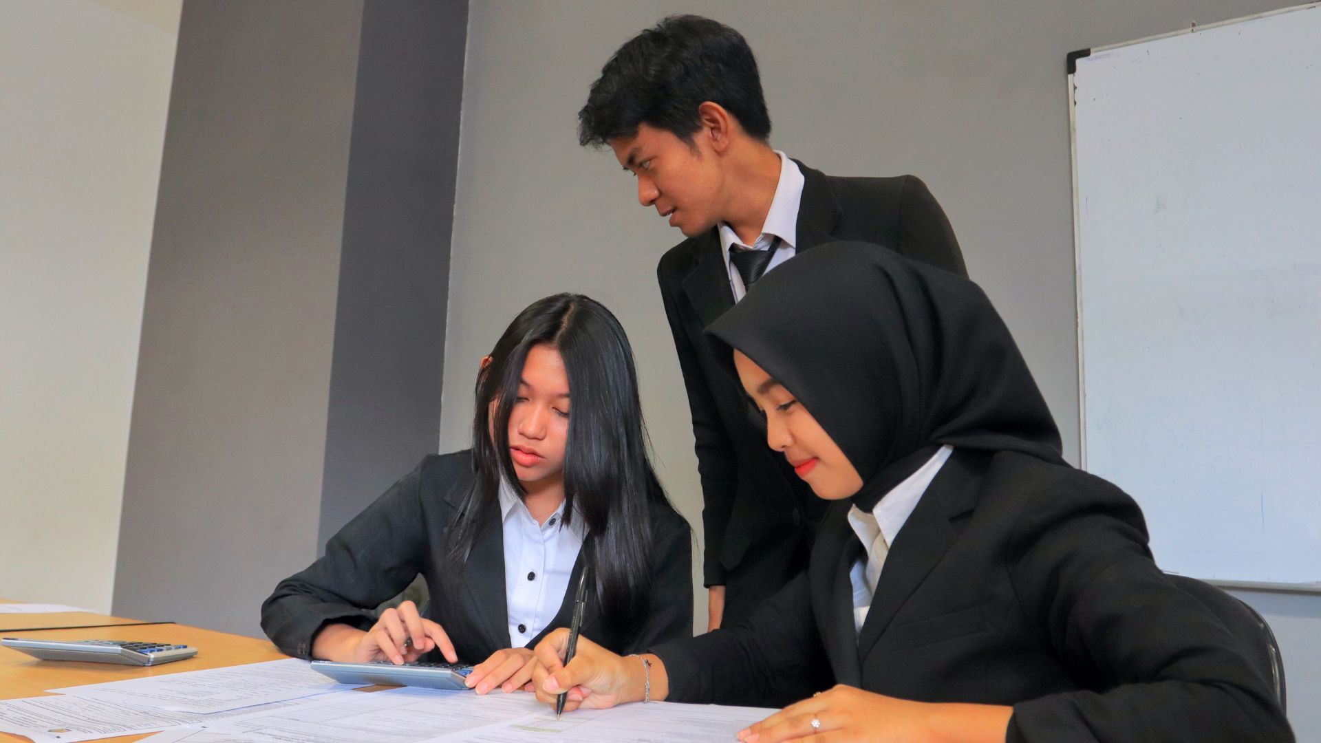 Akuntansi dan Keuangan Lembaga