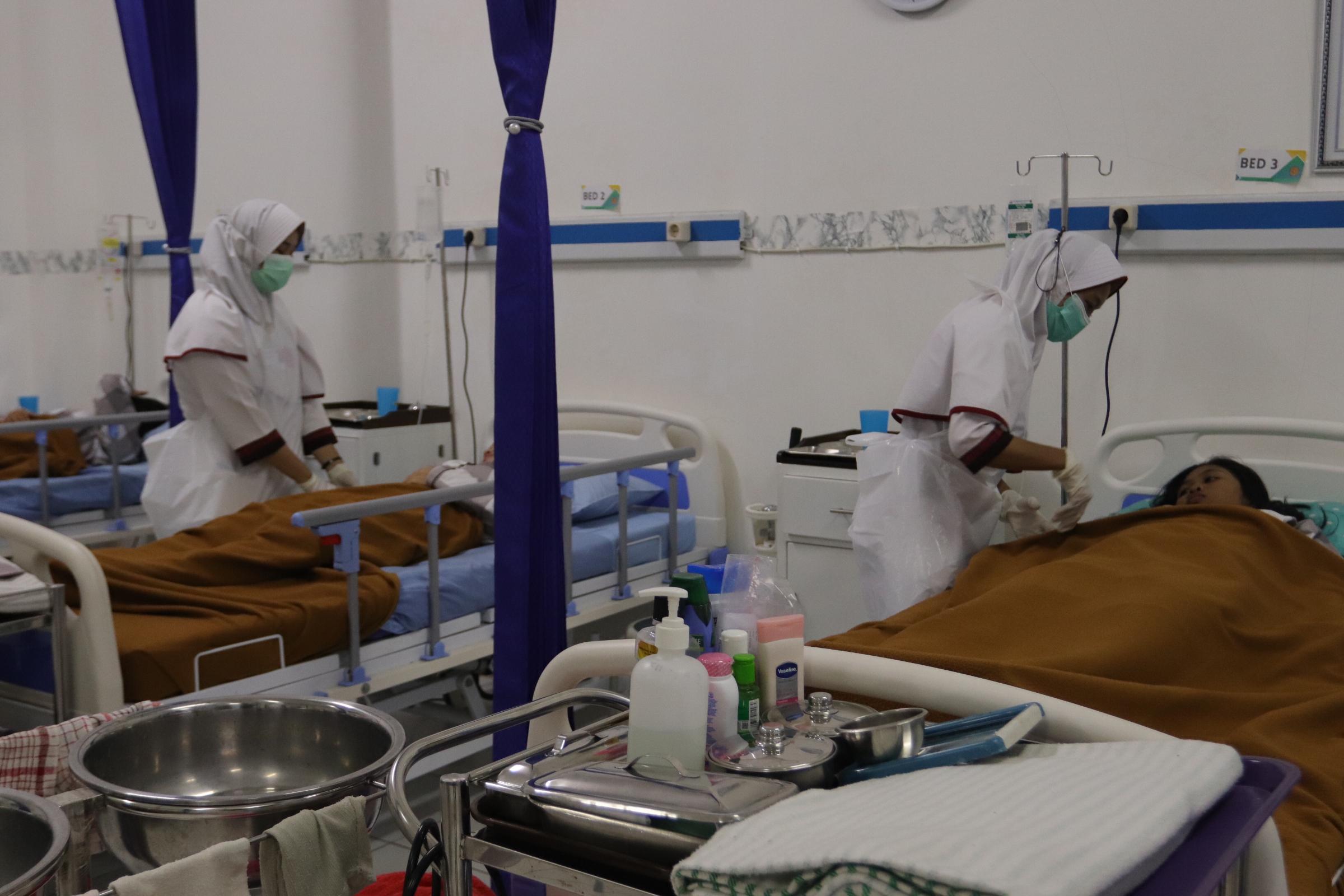 Layanan Penunjang Keperawatan & Caregiving