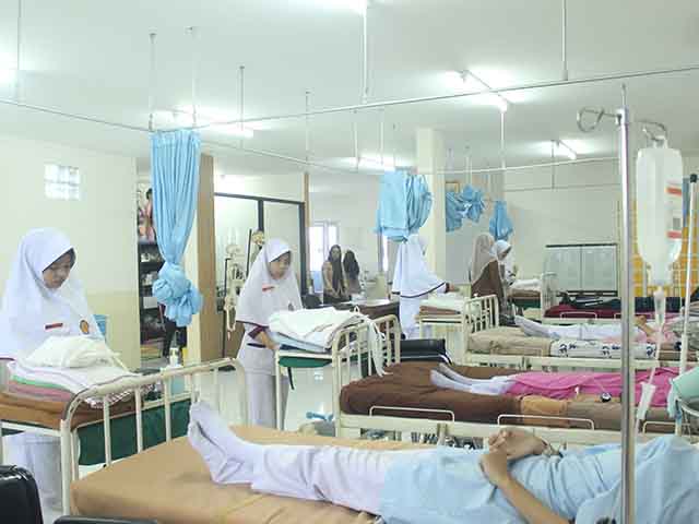 KEPERAWATAN DAN CARE GIVER